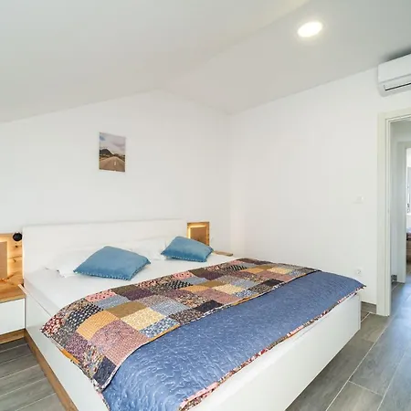 Amalija Guest house *