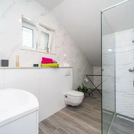 ゲストハウス Amalija 4*